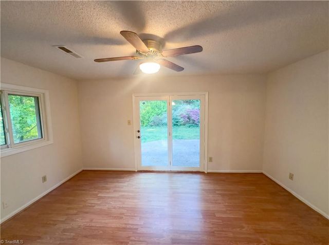 8101 Eastridge Road, Oak Ridge, NC 27310