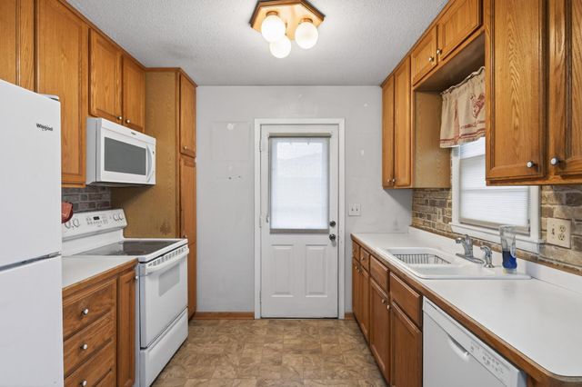 1009 Sunkist Parkway, Brooklyn Park, MN 55444