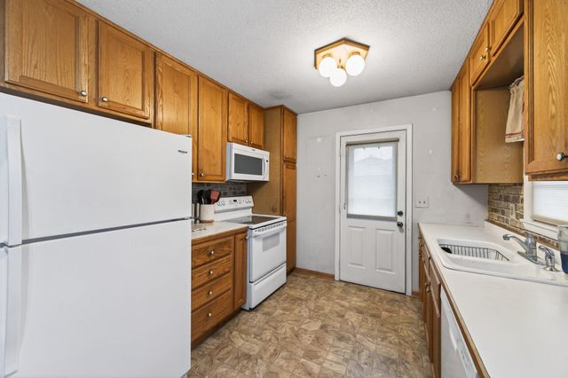 1009 Sunkist Parkway, Brooklyn Park, MN 55444