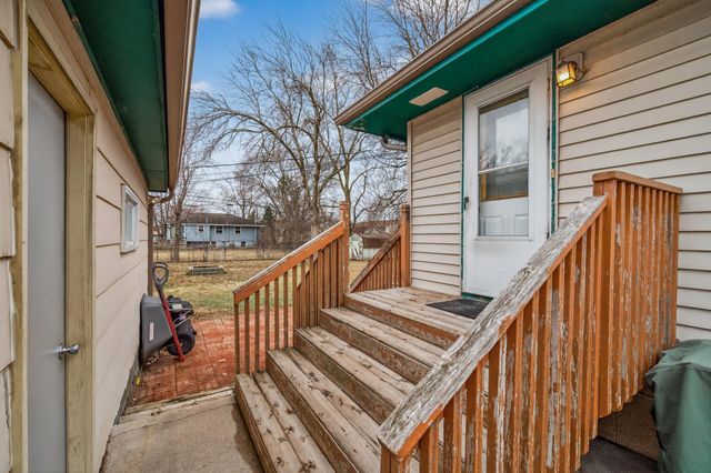 1009 Sunkist Parkway, Brooklyn Park, MN 55444