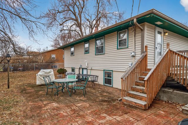 1009 Sunkist Parkway, Brooklyn Park, MN 55444