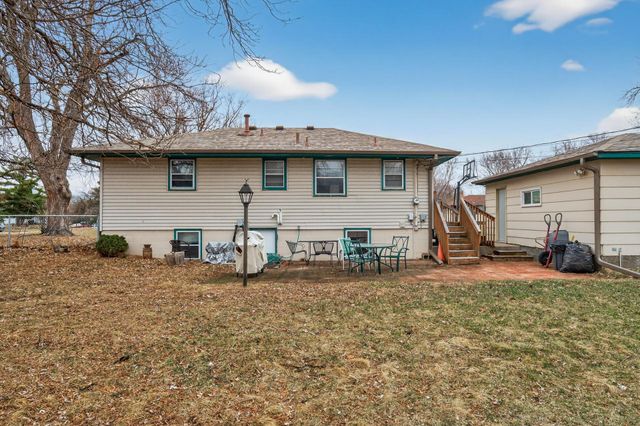 1009 Sunkist Parkway, Brooklyn Park, MN 55444