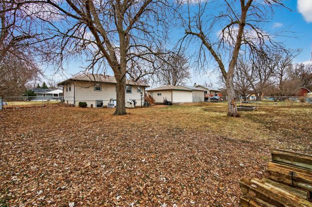 1009 Sunkist Parkway, Brooklyn Park, MN 55444