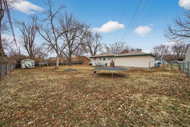 1009 Sunkist Parkway, Brooklyn Park, MN 55444