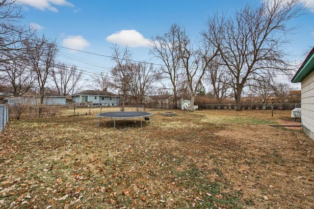 1009 Sunkist Parkway, Brooklyn Park, MN 55444