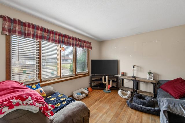 1009 Sunkist Parkway, Brooklyn Park, MN 55444