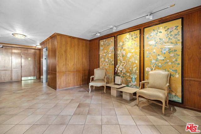 1167 Roxbury Drive 301, Los Angeles, CA 90035