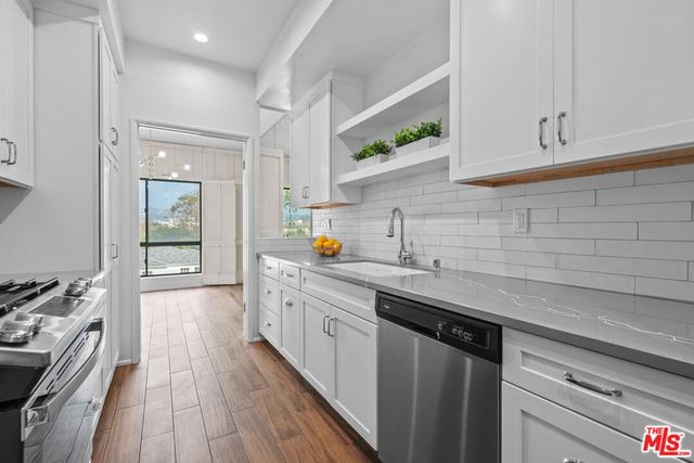 1167 Roxbury Drive 301, Los Angeles, CA 90035