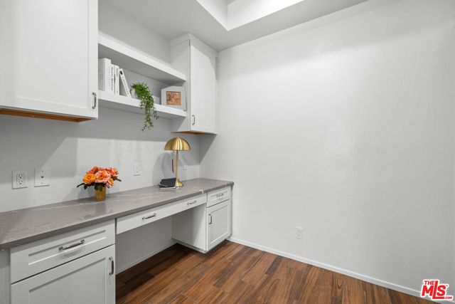 1167 Roxbury Drive 301, Los Angeles, CA 90035