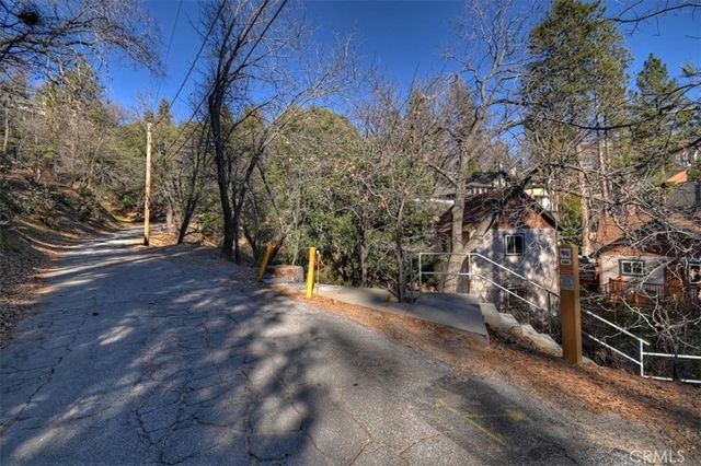 0 429 B North Shore, Lake Arrowhead, CA 92352