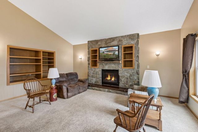 937 S Cedar Street, Belle Plaine, MN 56011