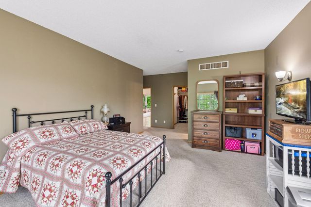 937 S Cedar Street, Belle Plaine, MN 56011