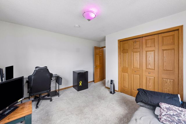937 S Cedar Street, Belle Plaine, MN 56011