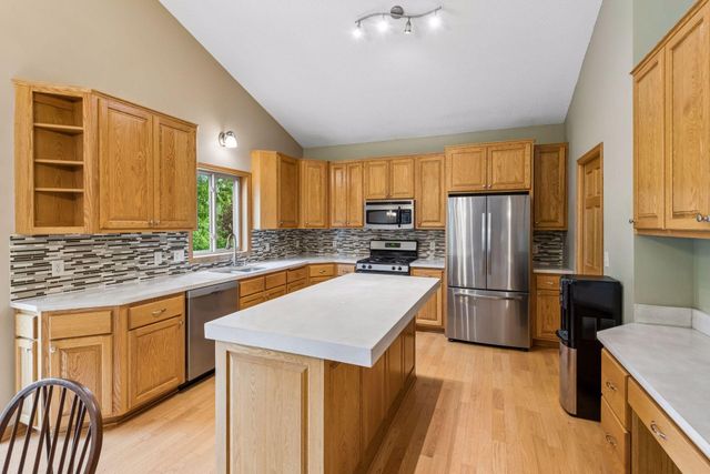 937 S Cedar Street, Belle Plaine, MN 56011