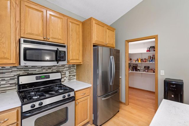 937 S Cedar Street, Belle Plaine, MN 56011