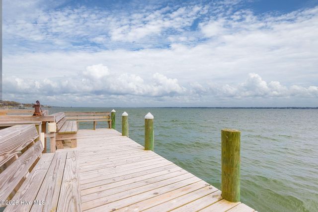 206 Glenn Abby Drive, Morehead City, NC 28557