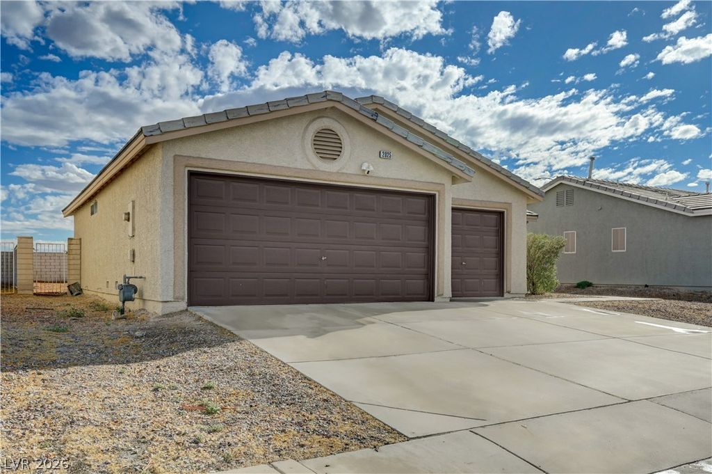 2025 Hollow Oak Avenue, North Las Vegas, NV 89031 — photo 2