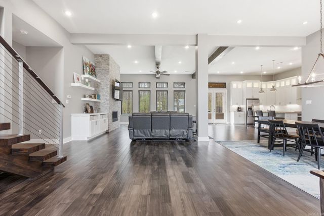 6736 HILO, Benton, AR 72019