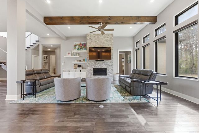 6736 HILO, Benton, AR 72019