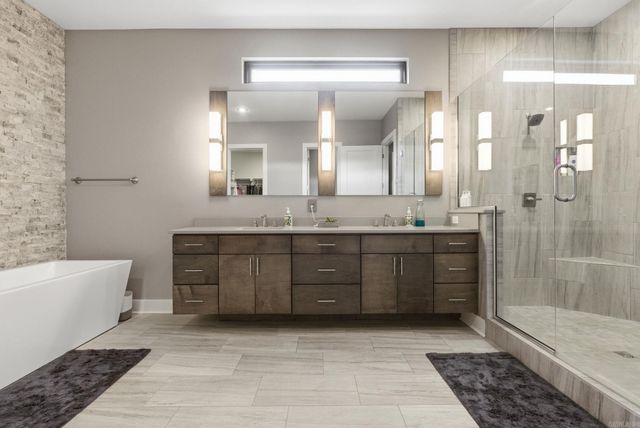 6736 HILO, Benton, AR 72019