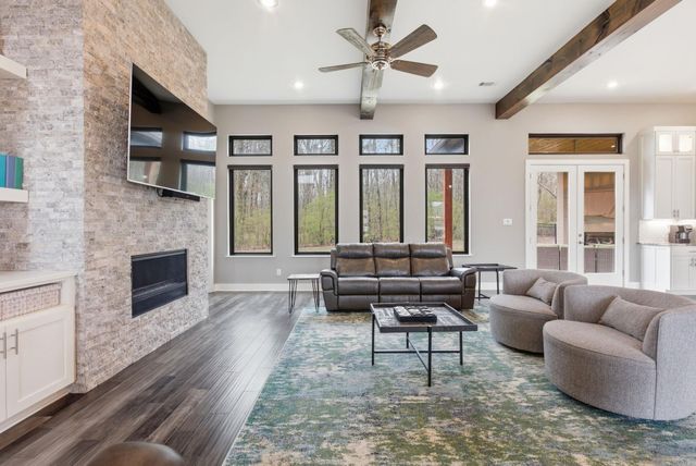 6736 HILO, Benton, AR 72019