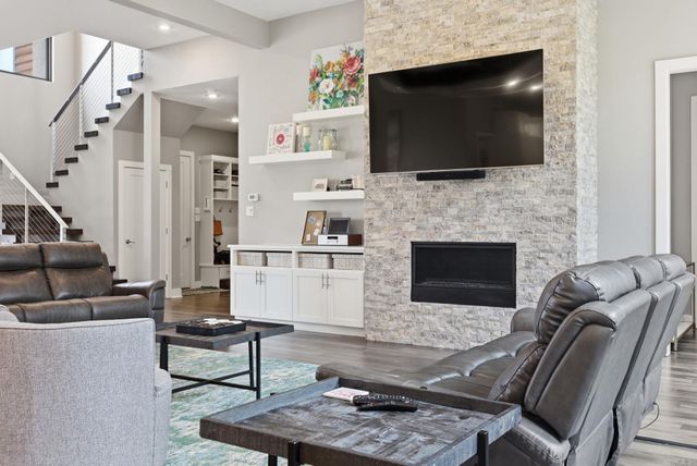 6736 HILO, Benton, AR 72019