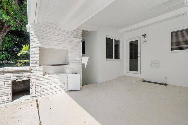 6820 Granada Blvd, Coral Gables, FL 33146