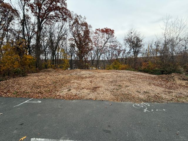 Lonsdale Street, Waterbury, CT 06701