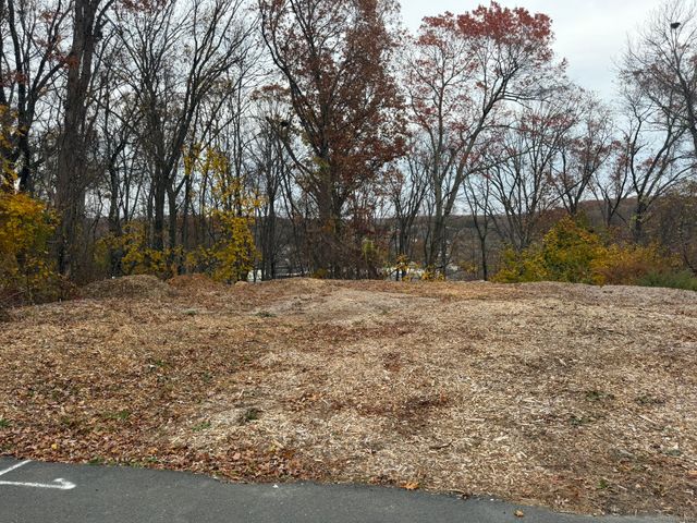 Lonsdale Street, Waterbury, CT 06701