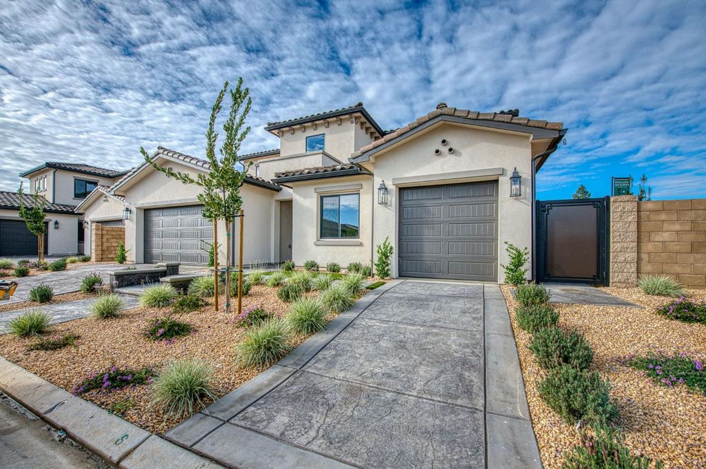 11429 N Live Oak Drive, Fresno, CA 93730