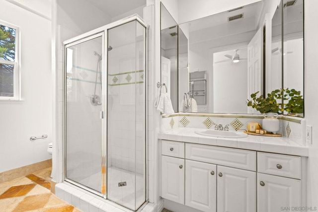 860 Calle Santa Cruz, Encinitas, CA 92024