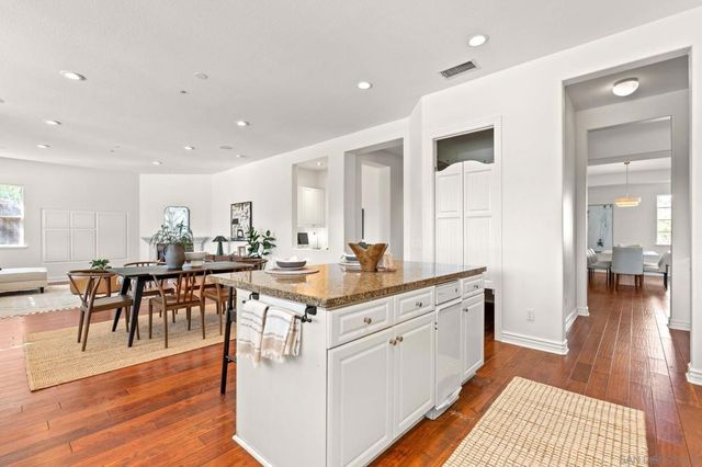 860 Calle Santa Cruz, Encinitas, CA 92024