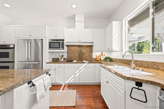 860 Calle Santa Cruz, Encinitas, CA 92024