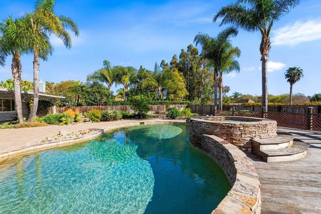 860 Calle Santa Cruz, Encinitas, CA 92024