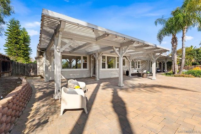 860 Calle Santa Cruz, Encinitas, CA 92024