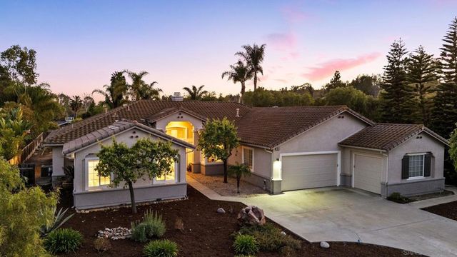 860 Calle Santa Cruz, Encinitas, CA 92024