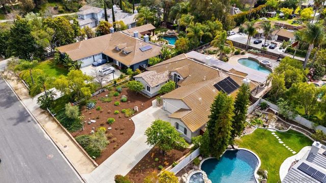 860 Calle Santa Cruz, Encinitas, CA 92024