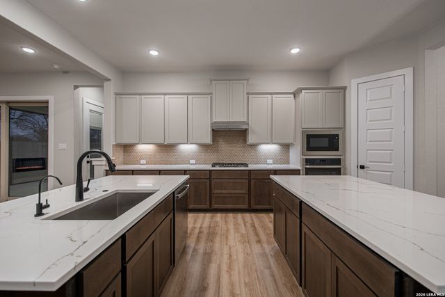 102 Kari Drive, Castroville, TX 78009