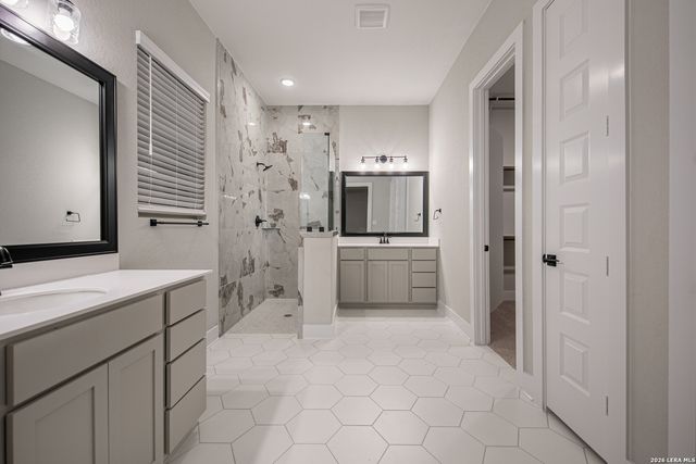 102 Kari Drive, Castroville, TX 78009