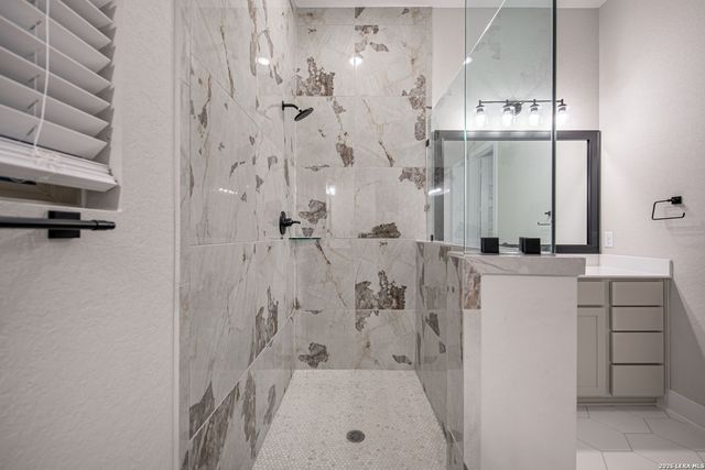 102 Kari Drive, Castroville, TX 78009