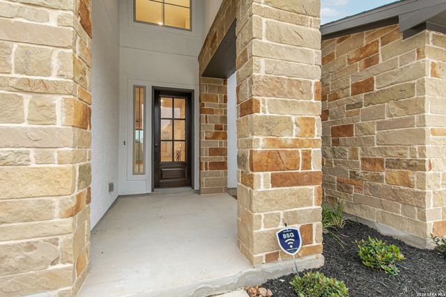 102 Kari Drive, Castroville, TX 78009