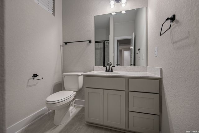 102 Kari Drive, Castroville, TX 78009