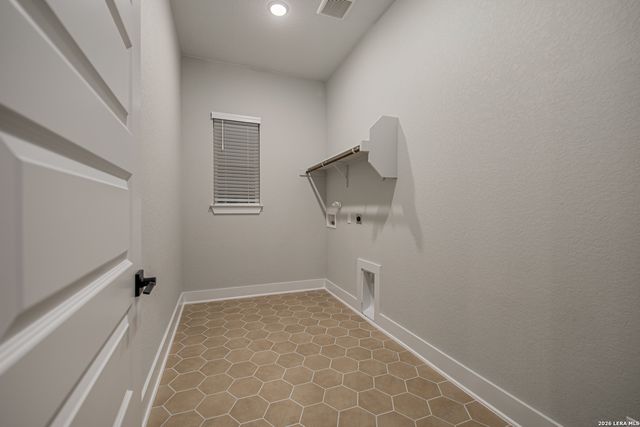 102 Kari Drive, Castroville, TX 78009