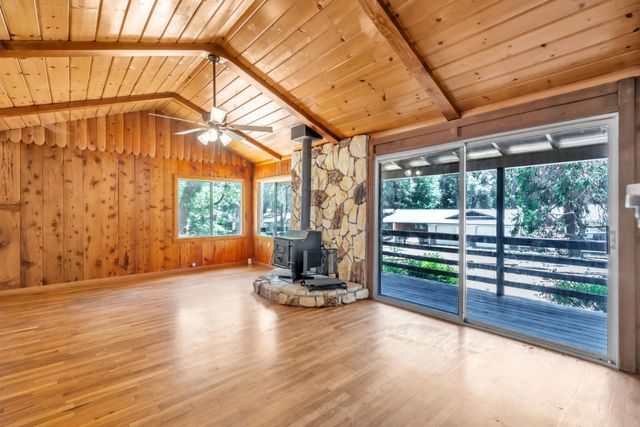 19481 Murphy Rd, Pine Grove, CA 95665