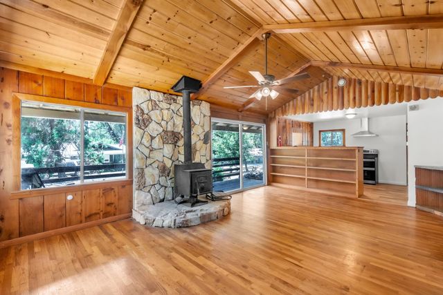 19481 Murphy Rd, Pine Grove, CA 95665