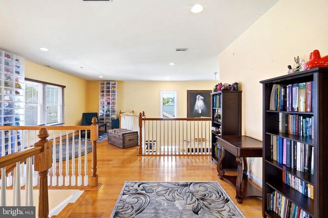 8095 N FORK BLVD, Easton, MD 21601