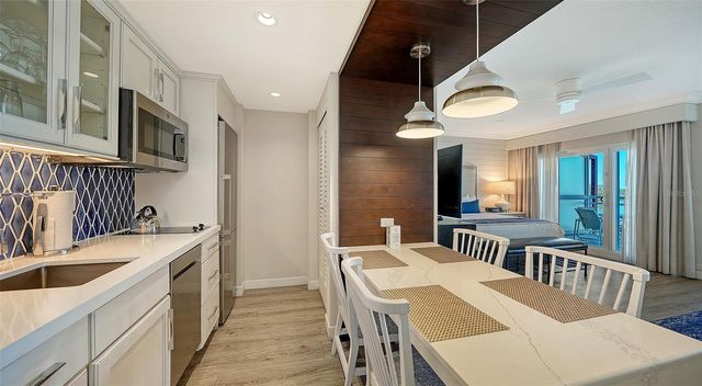 225 SANDS POINT ROAD 7205, Longboat Key, FL 34228