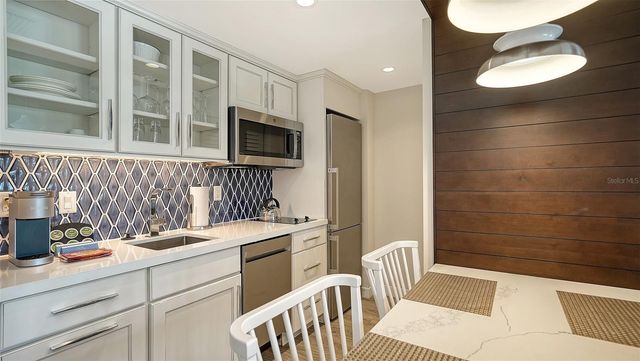 225 SANDS POINT ROAD 7205, Longboat Key, FL 34228