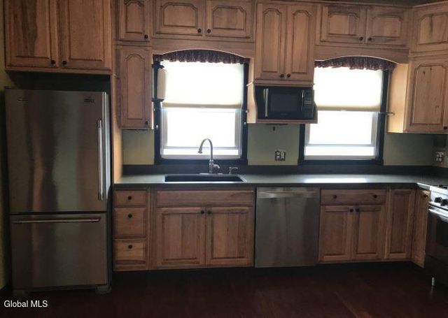 107 E Montgomery Street, Johnstown, NY 12095