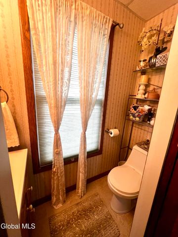 107 E Montgomery Street, Johnstown, NY 12095